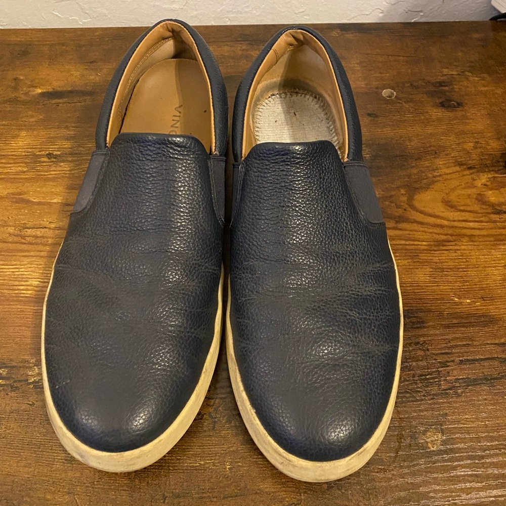 Vince leather sneakers in black color Size 10